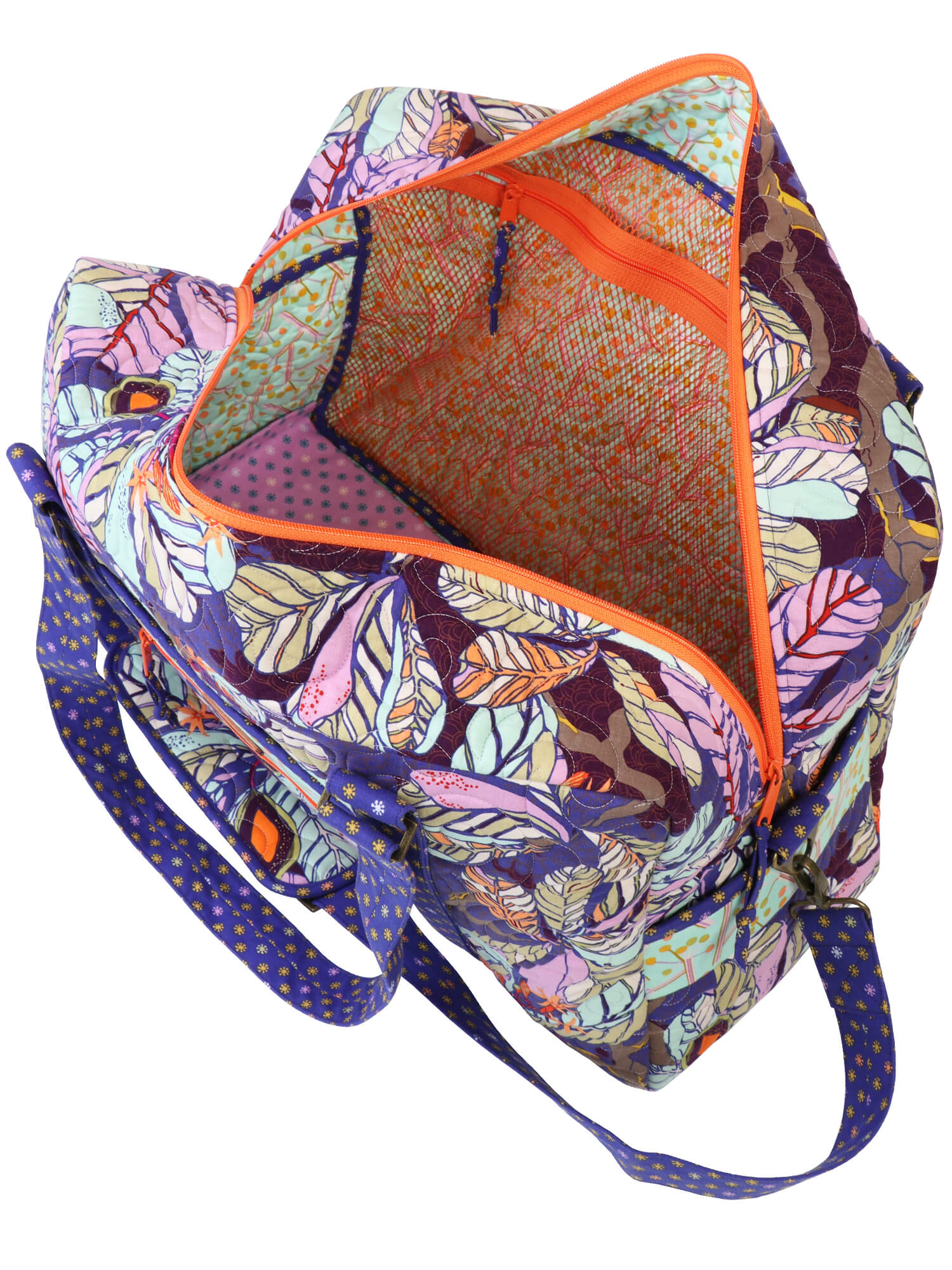 Pattern, Round Trip Duffle (English)