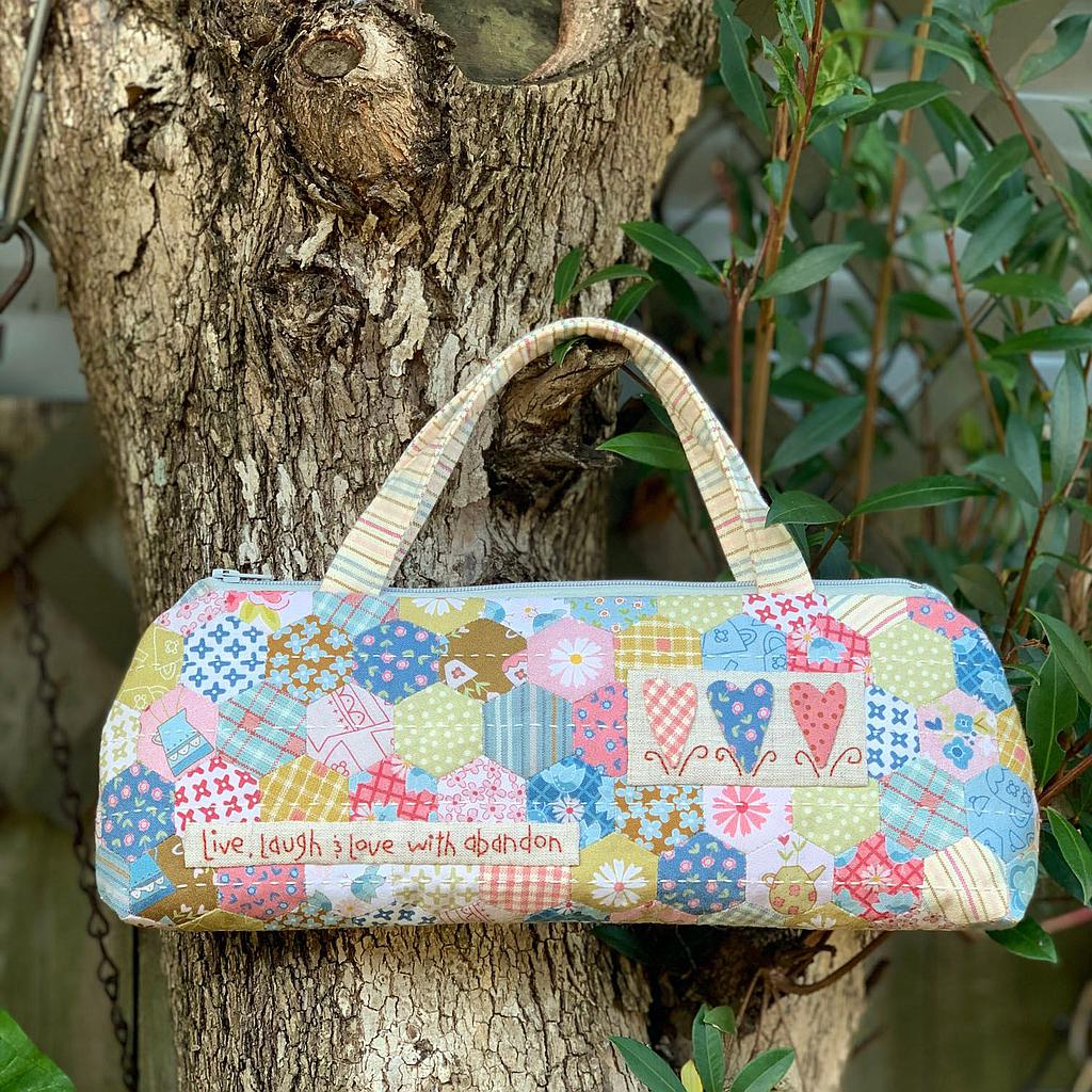 TBH-D385, Anna-Bella Purse Pattern (Blume & Grow collection), Finished size is 12" x 4" + handles.