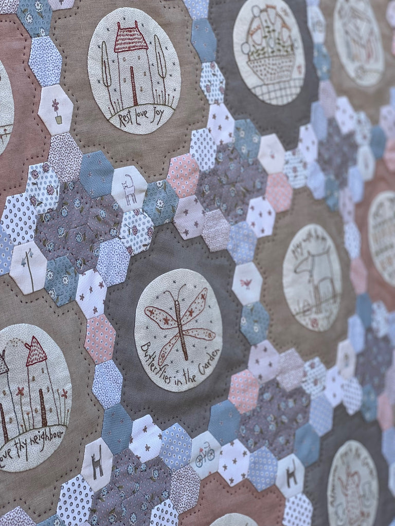 A412, Around Town, Pattern (English) finished size 32" x 36" (80 x 90 cm) by Hatched and Patched
